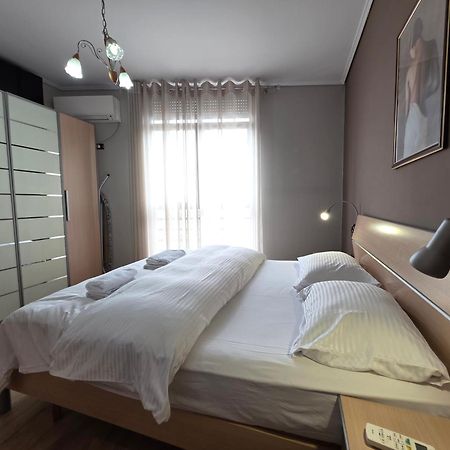 Aura Skanderbeg Square Apartments Tirana Exterior photo